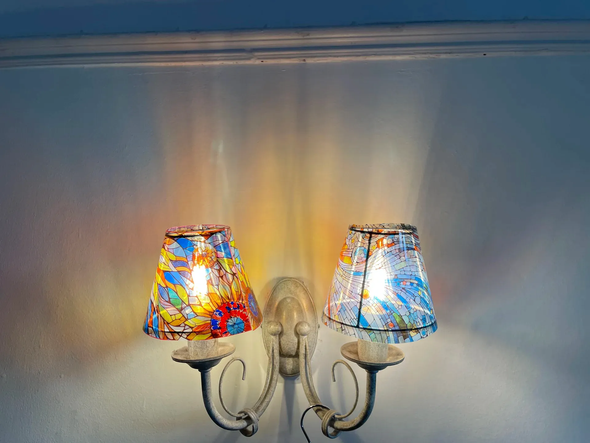 Mounted seethrough lampshade